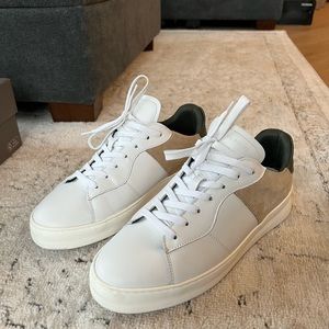 White/Green Filling Pieces - Sneakers US 9.5